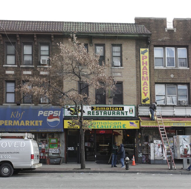 711 Flatbush Ave in Brooklyn, NY - Foto de edificio - Building Photo