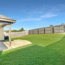 5360 University Gardens Dr in Cottondale, AL - Building Photo - Building Photo