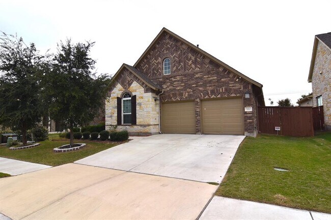 property at 3212 Prentiss Ln