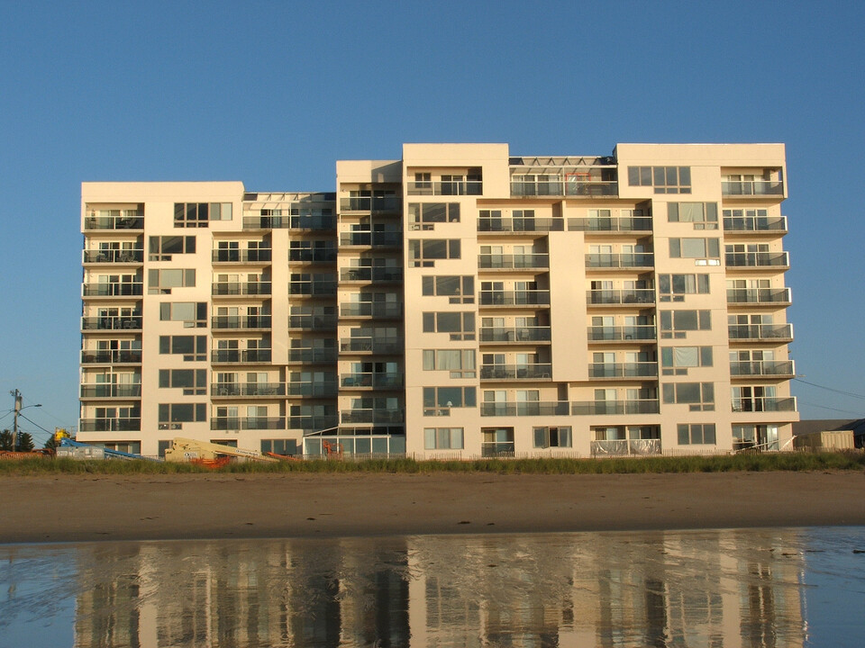 Linwood Arms in Old Orchard Beach, ME - Building Photo