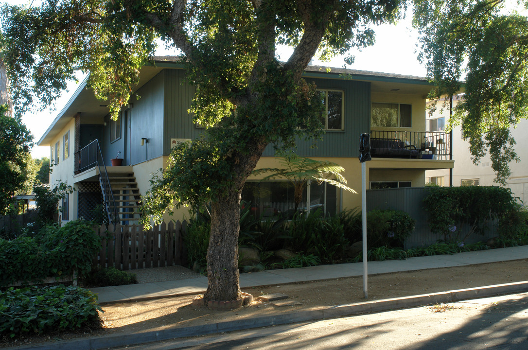 2611 Orella St in Santa Barbara, CA - Building Photo