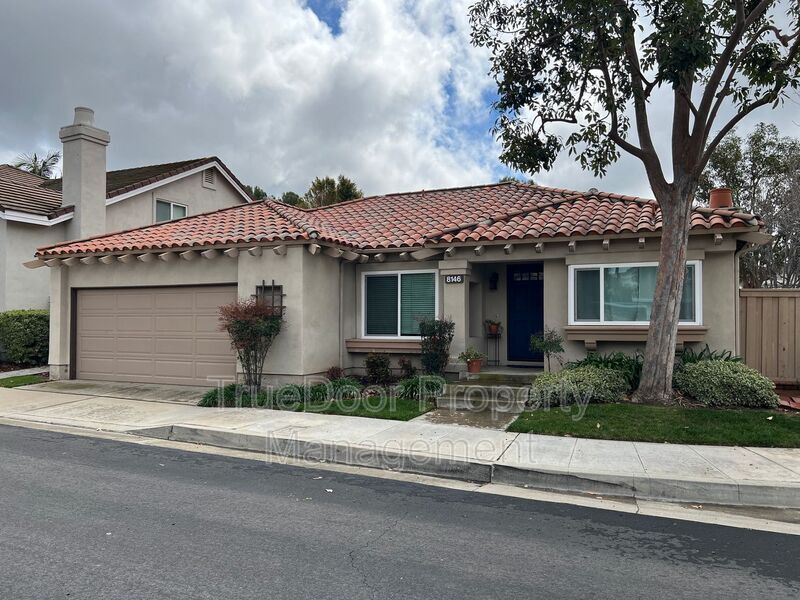 8146 E Peacock Ln in Orange, CA - Building Photo