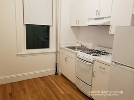 116 Warren St, Unit 10 in Boston, MA - Building Photo