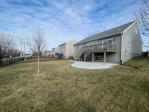 2406 Walnut Creek Dr in Papillion, NE - Building Photo - Building Photo