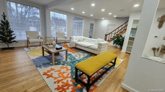 property at 150 E Walnut St