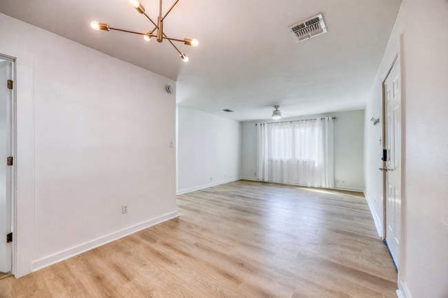 5407 Spring Meadow Rd in Austin, TX - Building Photo - Building Photo