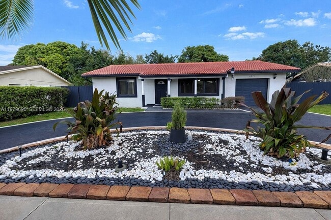 6875 SW 148th Ct in Miami, FL - Building Photo - Building Photo