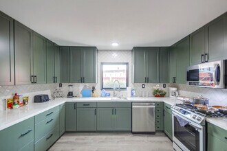 5551 Churchward St in San Diego, CA - Building Photo - Building Photo