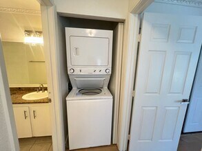 460 Elm Dr in Las Vegas, NV - Building Photo - Building Photo