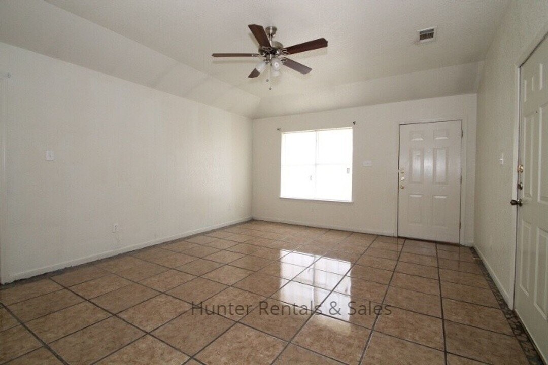 1518 Shoshoni Trail in Harker Heights, TX - Foto de edificio