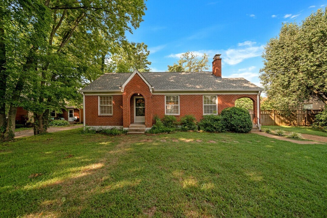 311 Lauderdale Rd in Nashville, TN - Building Photo