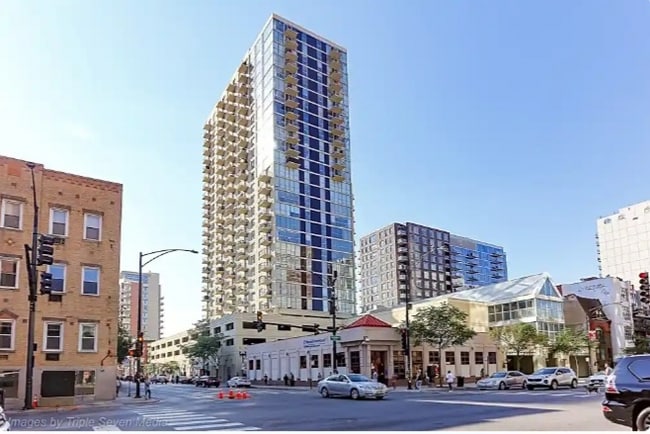 property at 1212 N La Salle Dr