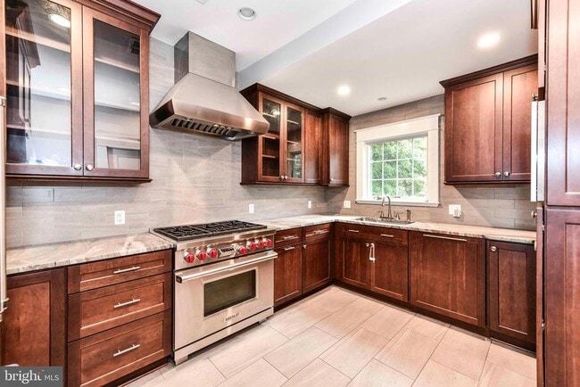 property at 209 W Myrtle St