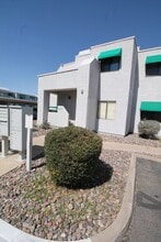 7913 E Colette Cir in Tucson, AZ - Foto de edificio - Building Photo