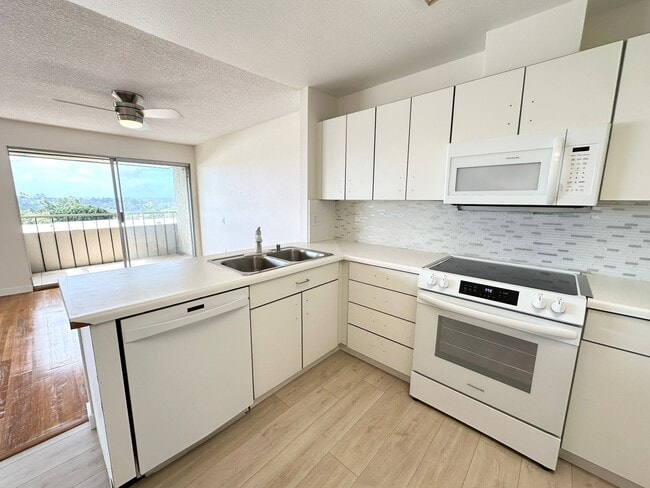 6337 Caminito Andreta in San Diego, CA - Building Photo - Building Photo