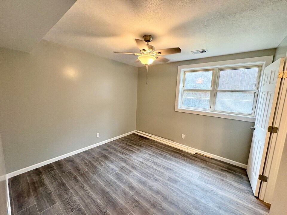 201 N 9th St in Manhattan, KS - Building Photo