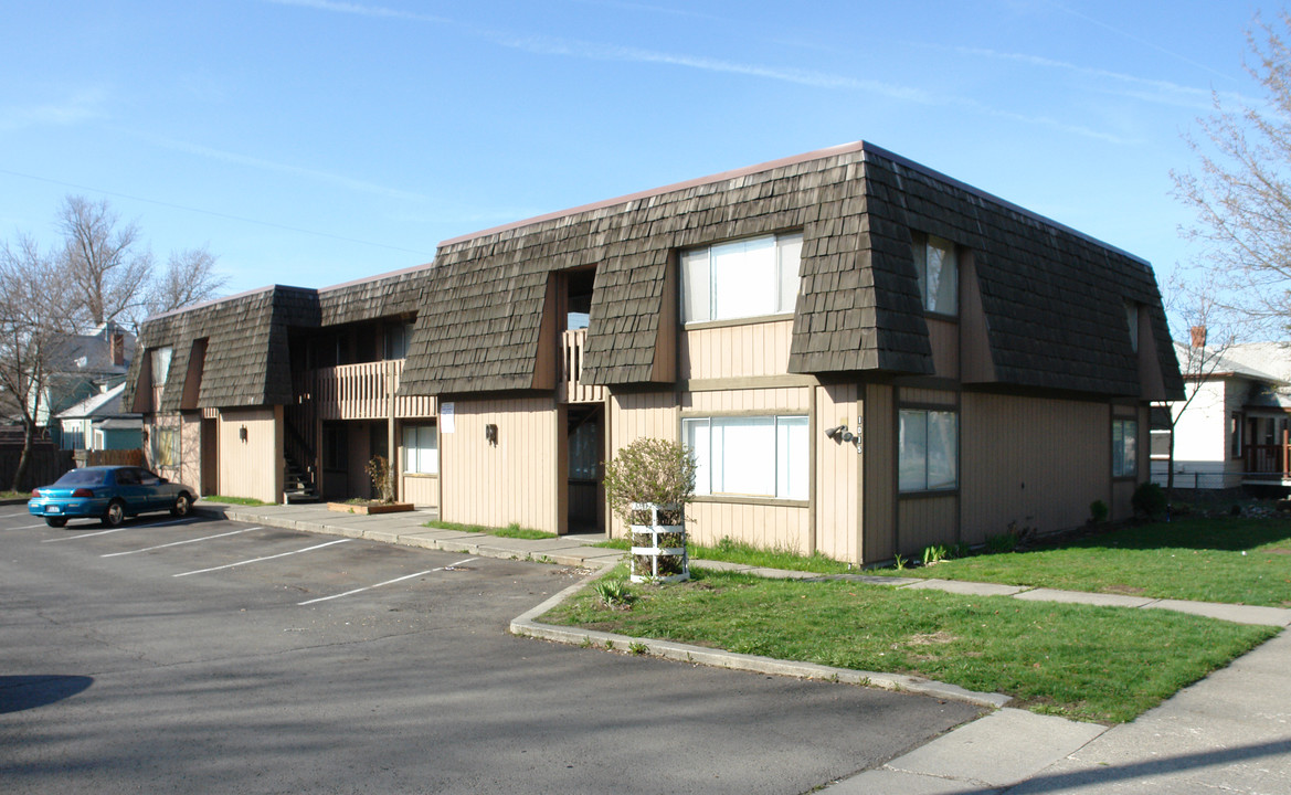 1015 N Ash St in Spokane, WA - Foto de edificio