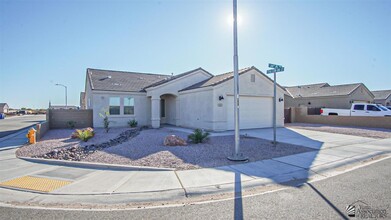 8443 E 34th Pl in Yuma, AZ - Building Photo - Building Photo