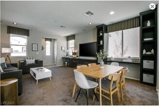 2713 Holmes Creek Ct in Las Vegas, NV - Building Photo - Building Photo