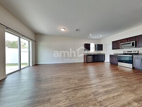 11508 Bryce Canyon Ln in Gibsonton, FL - Building Photo - Building Photo