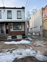 723 E Woodlawn St in Philadelphia, PA - Building Photo