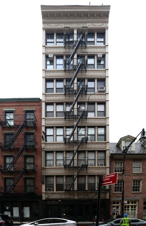 Co-Op in New York, NY - Building Photo