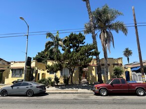 4307 S Normandie Ave in Los Angeles, CA - Foto de edificio - Building Photo