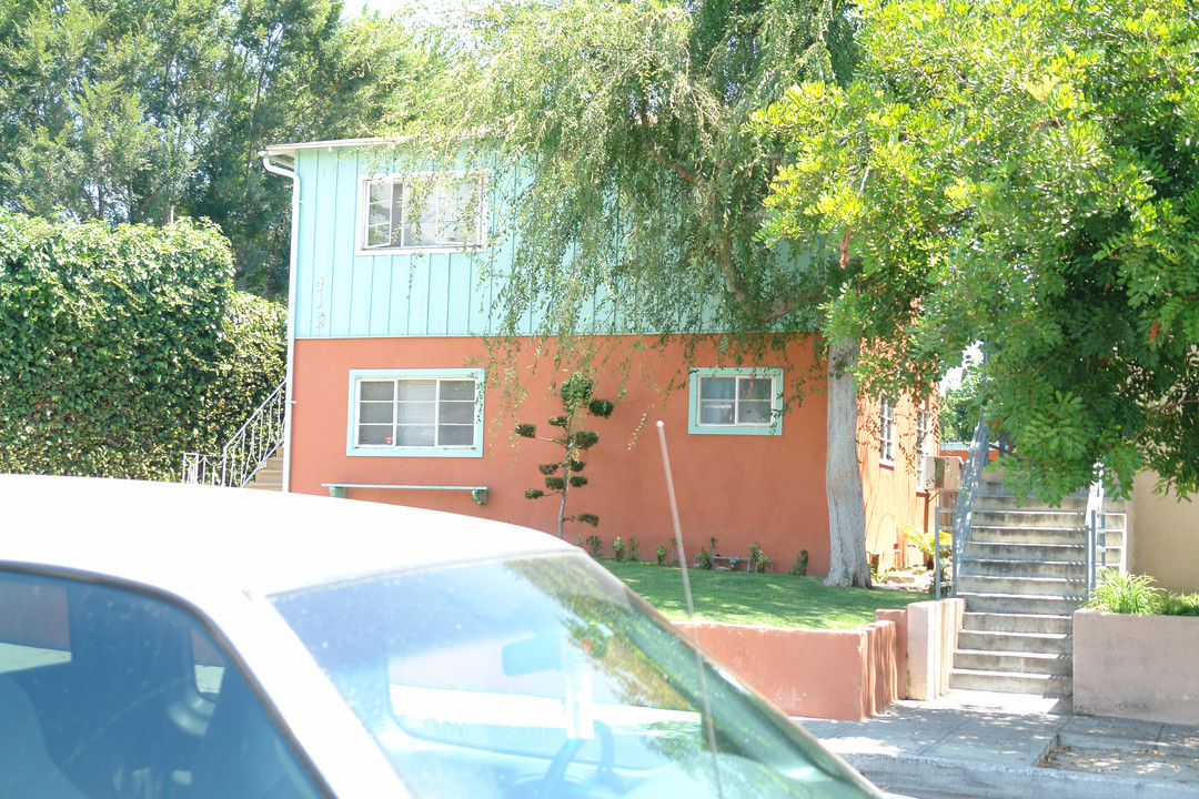 412 W Elmwood Ave in Burbank, CA - Building Photo