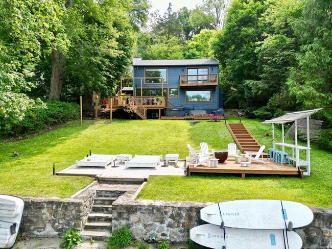 18 Candlewood Springs Road in New Milford, CT - Building Photo - Building Photo