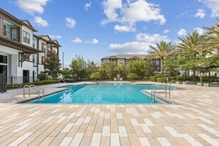 Lantower Grande Flats in Orlando, FL - Building Photo