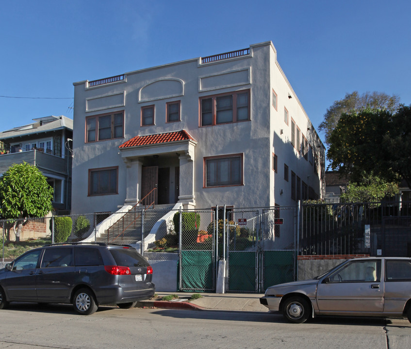 1335 Calumet Ave in Los Angeles, CA - Building Photo