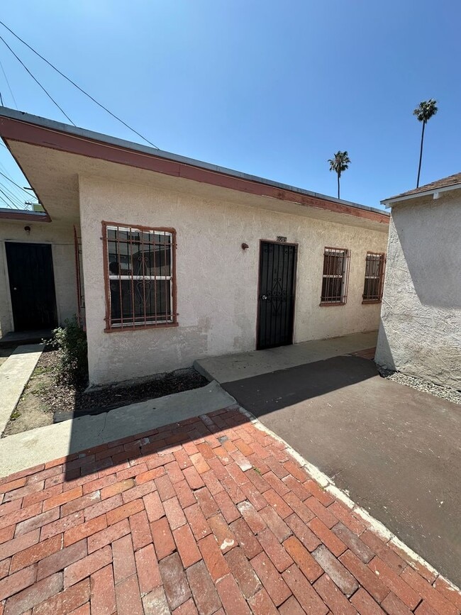 property at 608 W 49th St