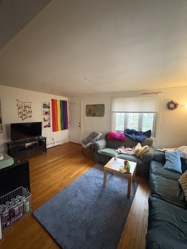 525 E Pleasant St in Amherst, MA - Building Photo - Building Photo