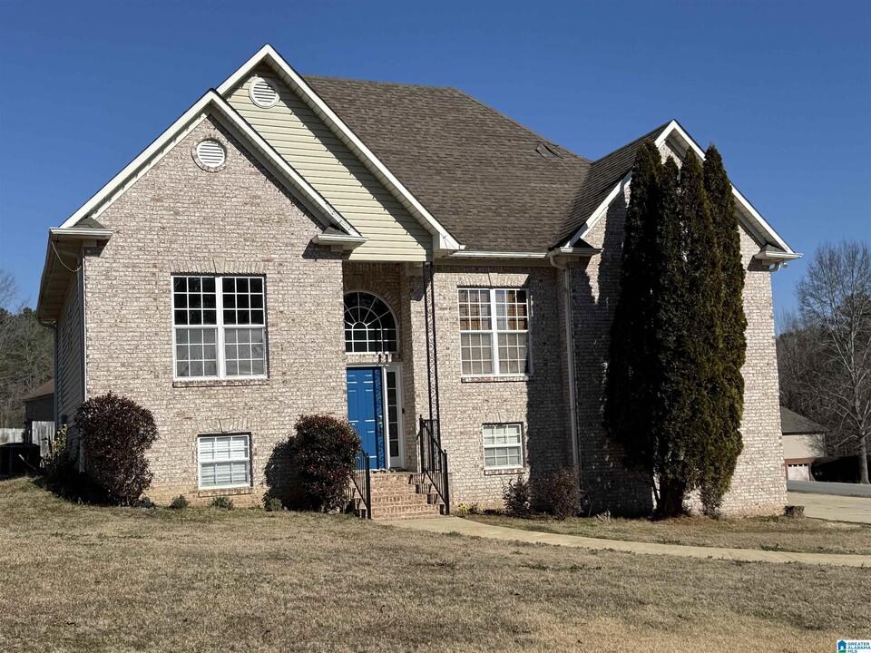 300 S Haven Cir in Odenville, AL - Building Photo