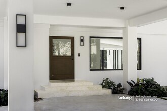 8800 SW 118th St, Unit 204 in Miami, FL - Building Photo - Building Photo