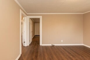 4046 S Church St in Burlington, NC - Building Photo