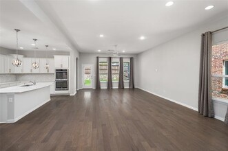2401 Olivia Ln in Little Elm, TX - Foto de edificio - Building Photo