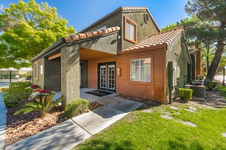 Sonoma Pointe in Las Vegas, NV - Building Photo - Building Photo