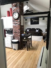 89 Amesbury Rd in Kensington, NH - Foto de edificio - Building Photo