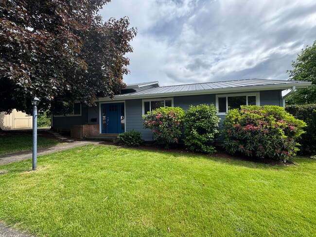 9530 NE Thompson St in Portland, OR - Building Photo - Building Photo