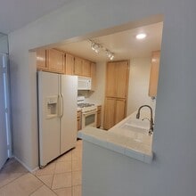 2323 Martinique Ln in Oxnard, CA - Building Photo - Building Photo