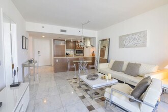 501 Brickell Ave, Unit SI ID1520350P in Miami, FL - Building Photo - Building Photo