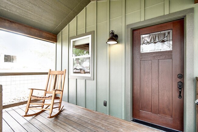 1302 McAllen Dr in Kerrville, TX - Building Photo - Building Photo