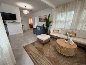 305 N Lakeside Dr in Lake Worth Beach, FL - Building Photo - Building Photo
