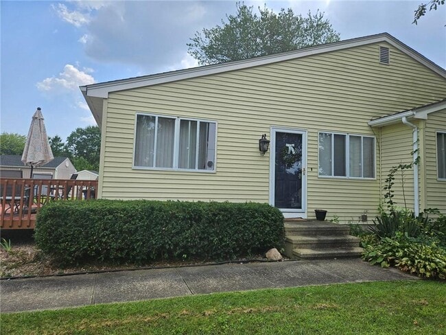 property at 15 Meadowview Terrace