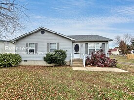 217 Mimosa Ave in Colonial Beach, VA - Building Photo