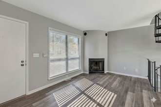 2410 Grandview Ave in Cincinnati, OH - Foto de edificio - Building Photo