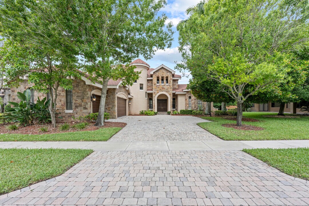 3505 Mabillon Way in Wellington, FL - Building Photo