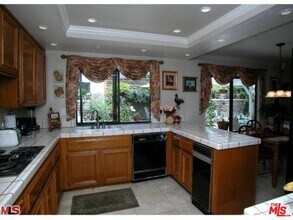 5241 W Goldenwood Dr in Inglewood, CA - Building Photo - Building Photo