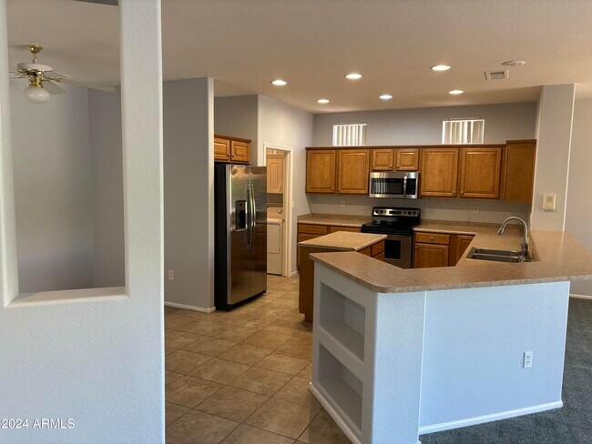 18405 N Avalon Ln in Surprise, AZ - Building Photo - Building Photo